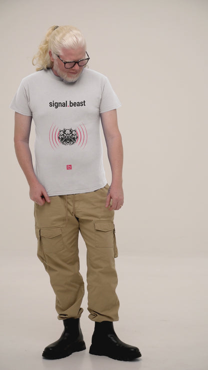 signal.beast – Chart Whisperer Energy | Momentum Tracker Tee
